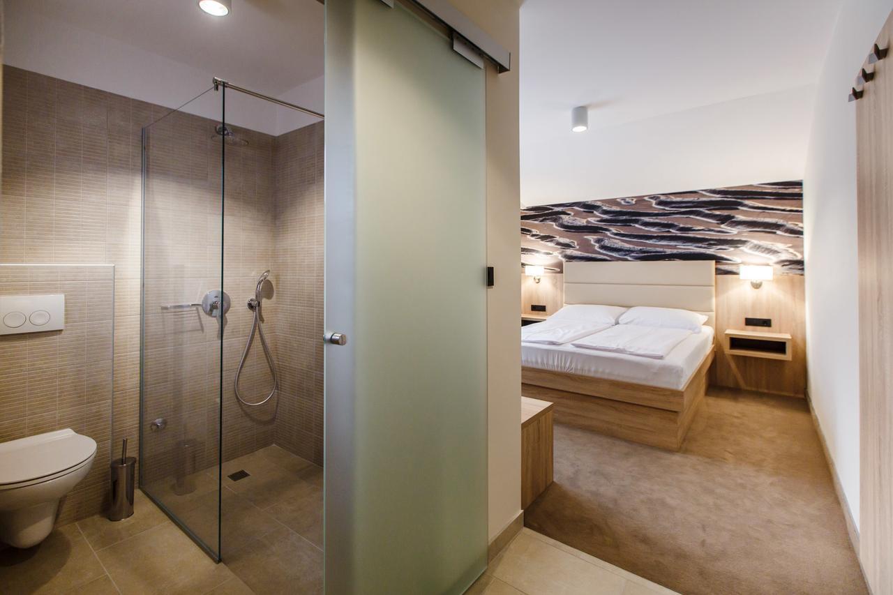 Luxury Suites Bellevue Lopar Exterior photo