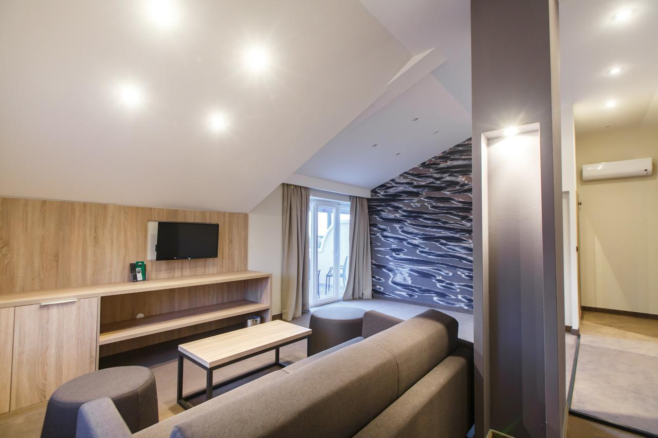 Luxury Suites Bellevue Lopar Exterior photo